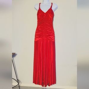 B. SMART *NWOT* Hi-Lo Sexy Long Gown/Satin-Finish 100% Polyester SIZE 9/10 M